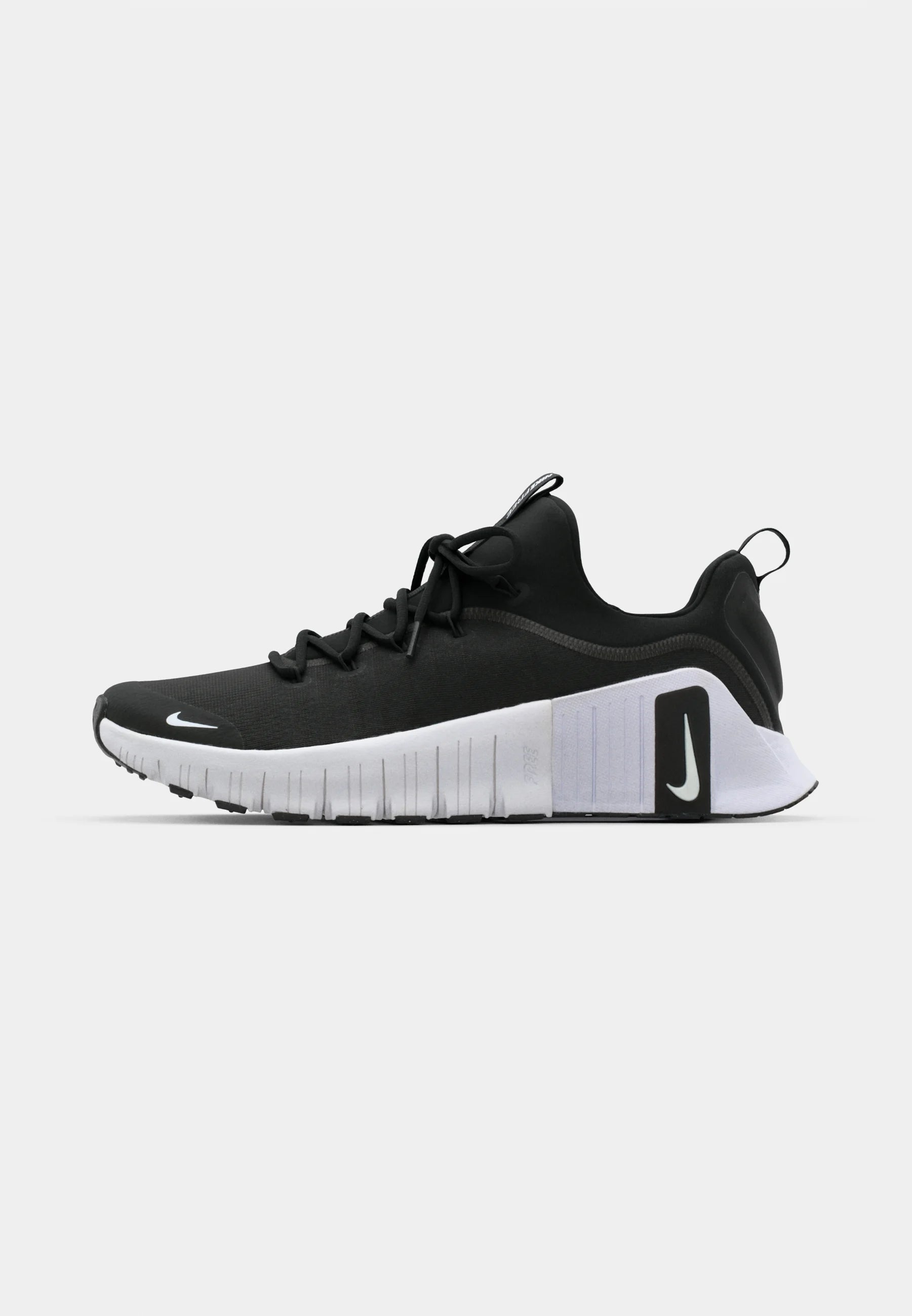 Free Metcon 6 Black / White